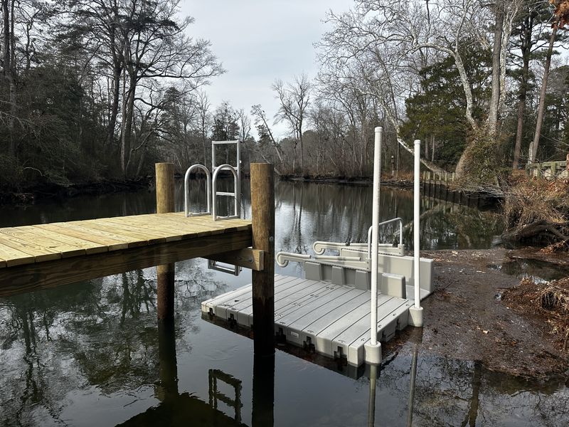 Floating launch beside a fixed pier